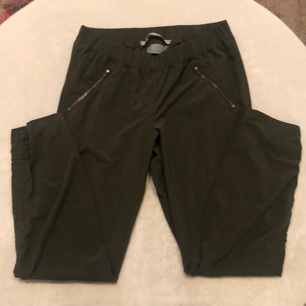 Athleta Trekkie cropped pants SZ 6